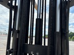 Hydraulics with Mast Lift Cylinders