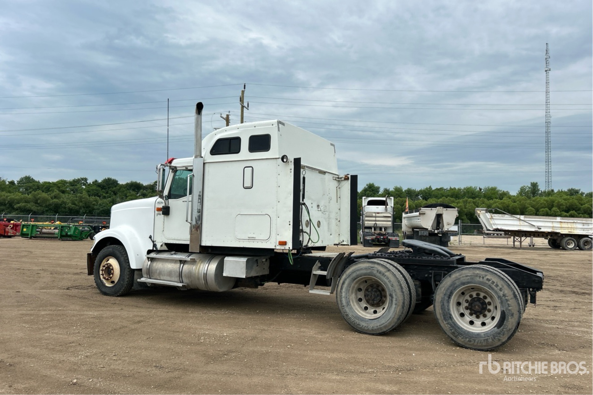 General Appearance with Picture, Left Rear Corner