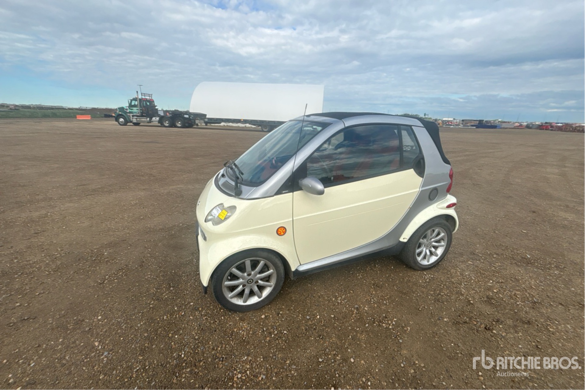 General Appearance with Picture, Left Front Corner