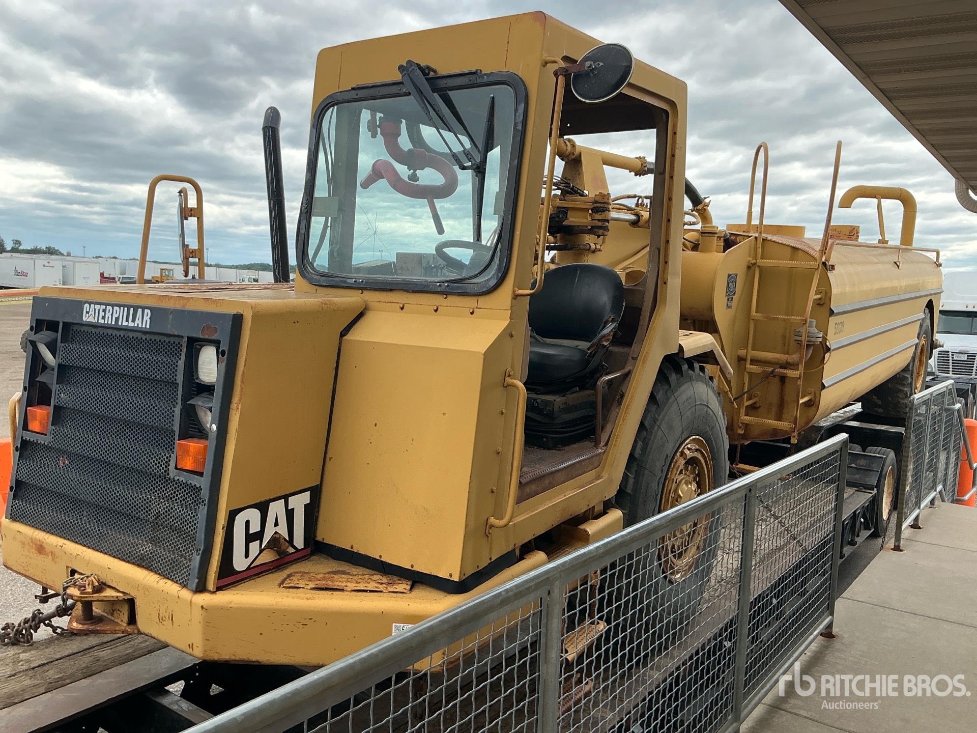 Photo of a  Caterpillar 613C