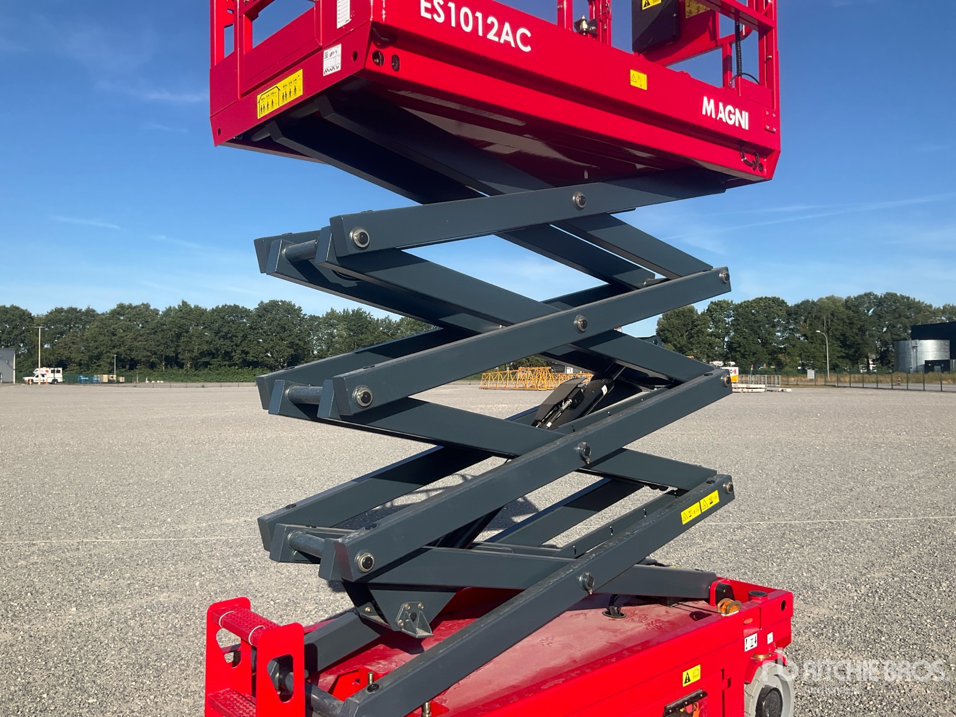 2025 Magni ES1012AC