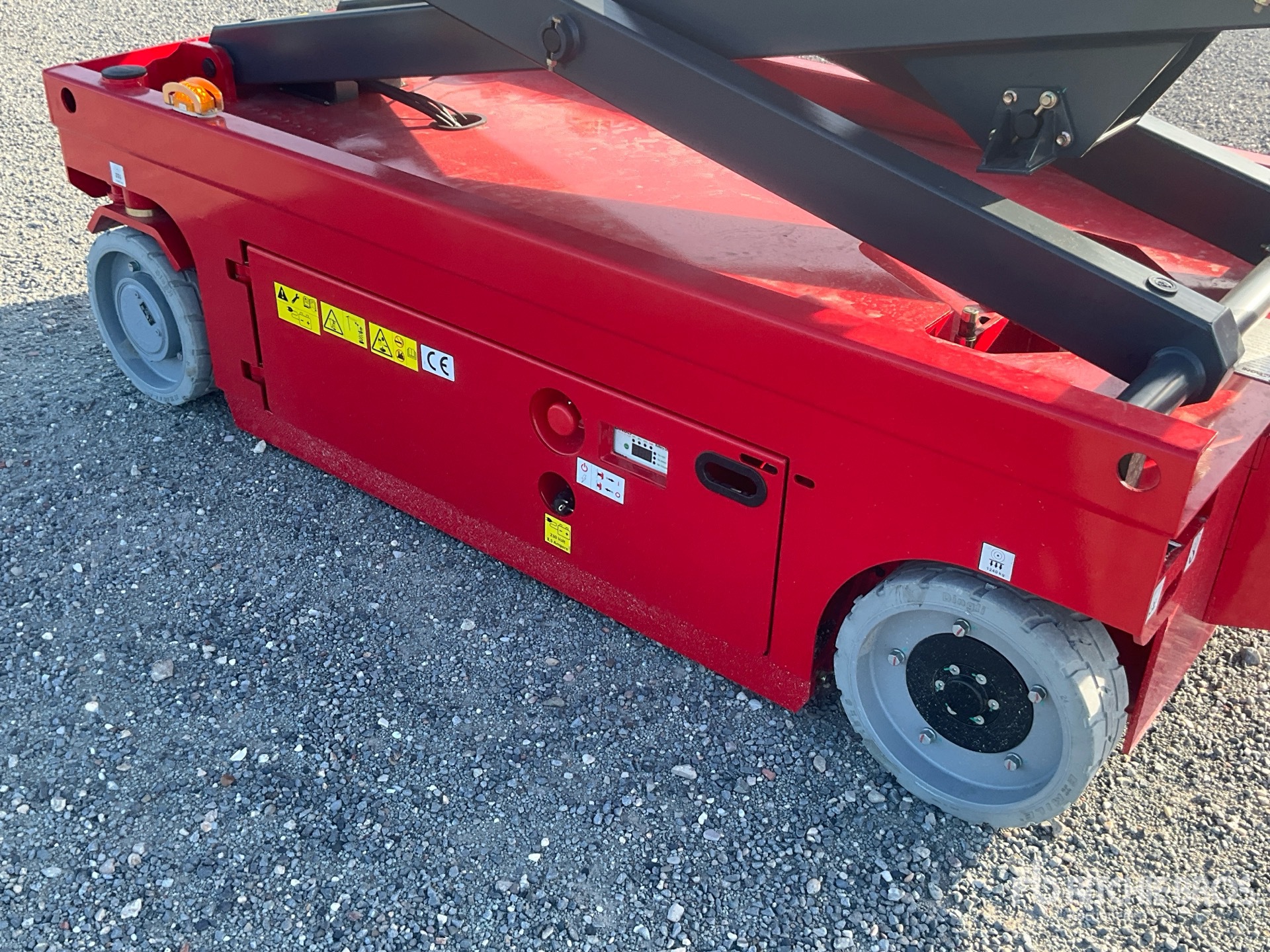 2025 Magni ES1012AC