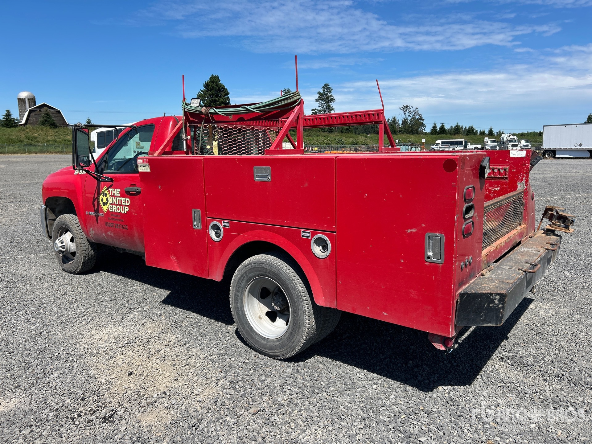 General Appearance with Picture, Left Rear Corner
