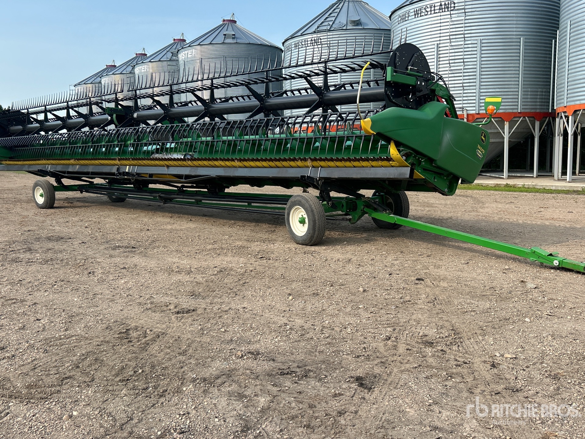 2019 John Deere 745