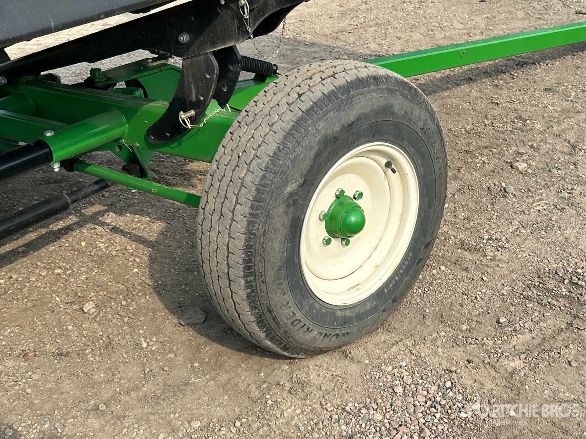 2019 John Deere 745