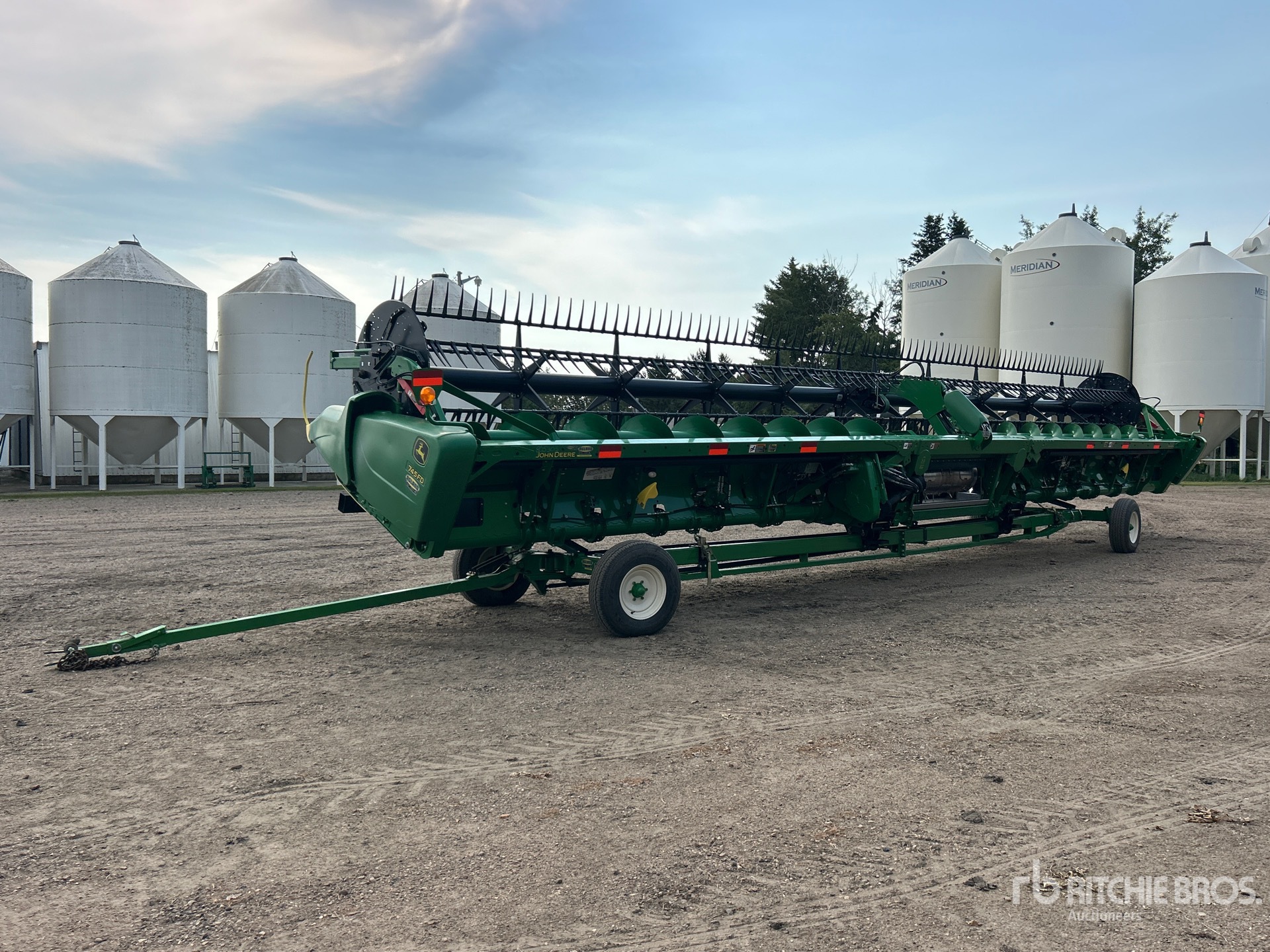 2019 John Deere 745