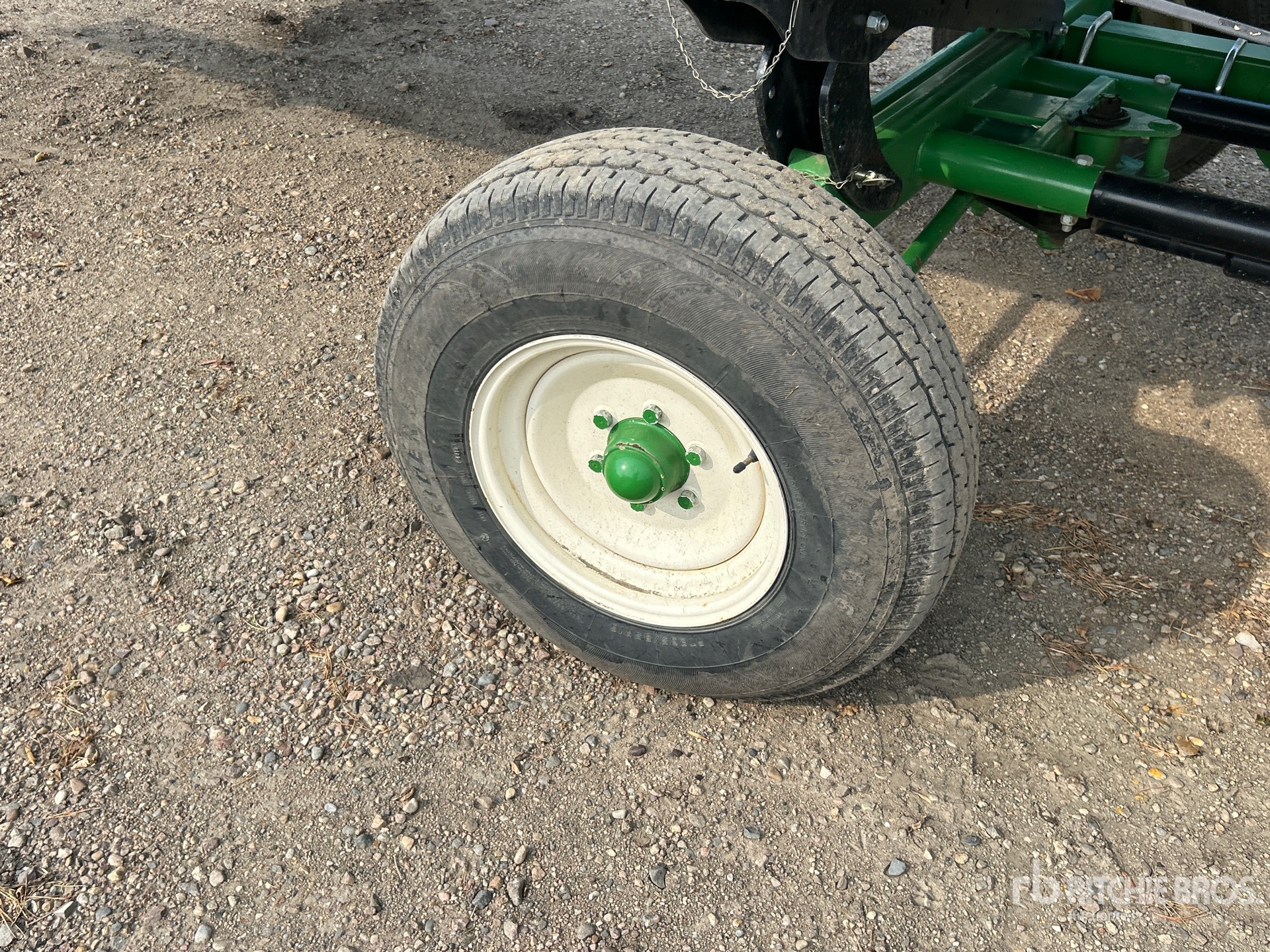 2019 John Deere 745