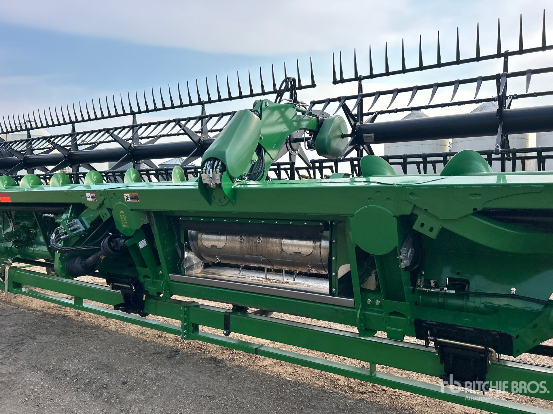 2019 John Deere 745