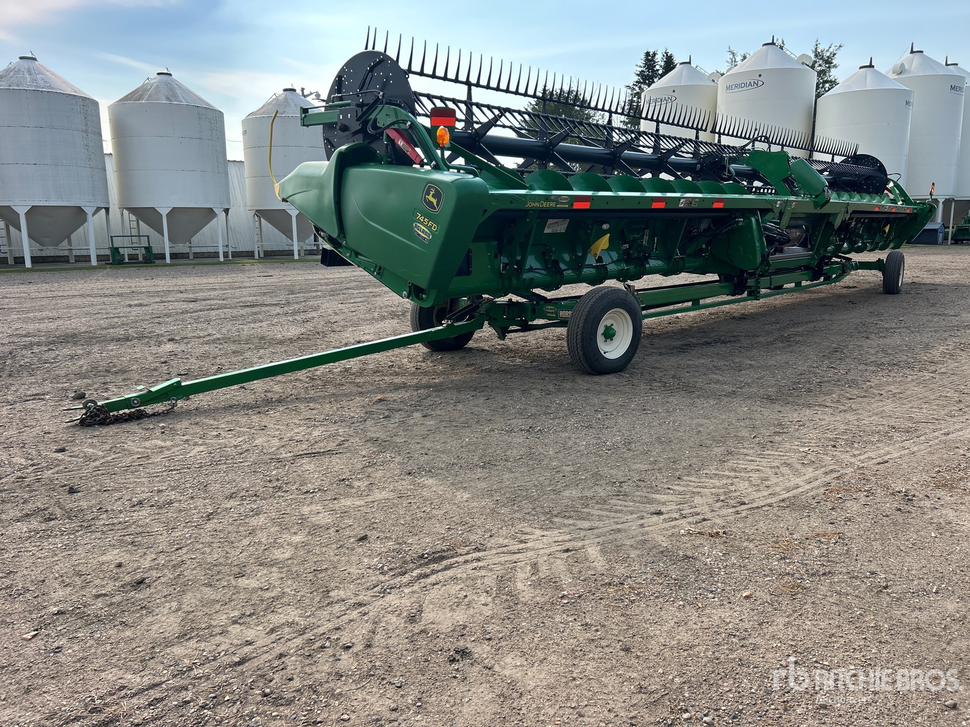 2019 John Deere 745