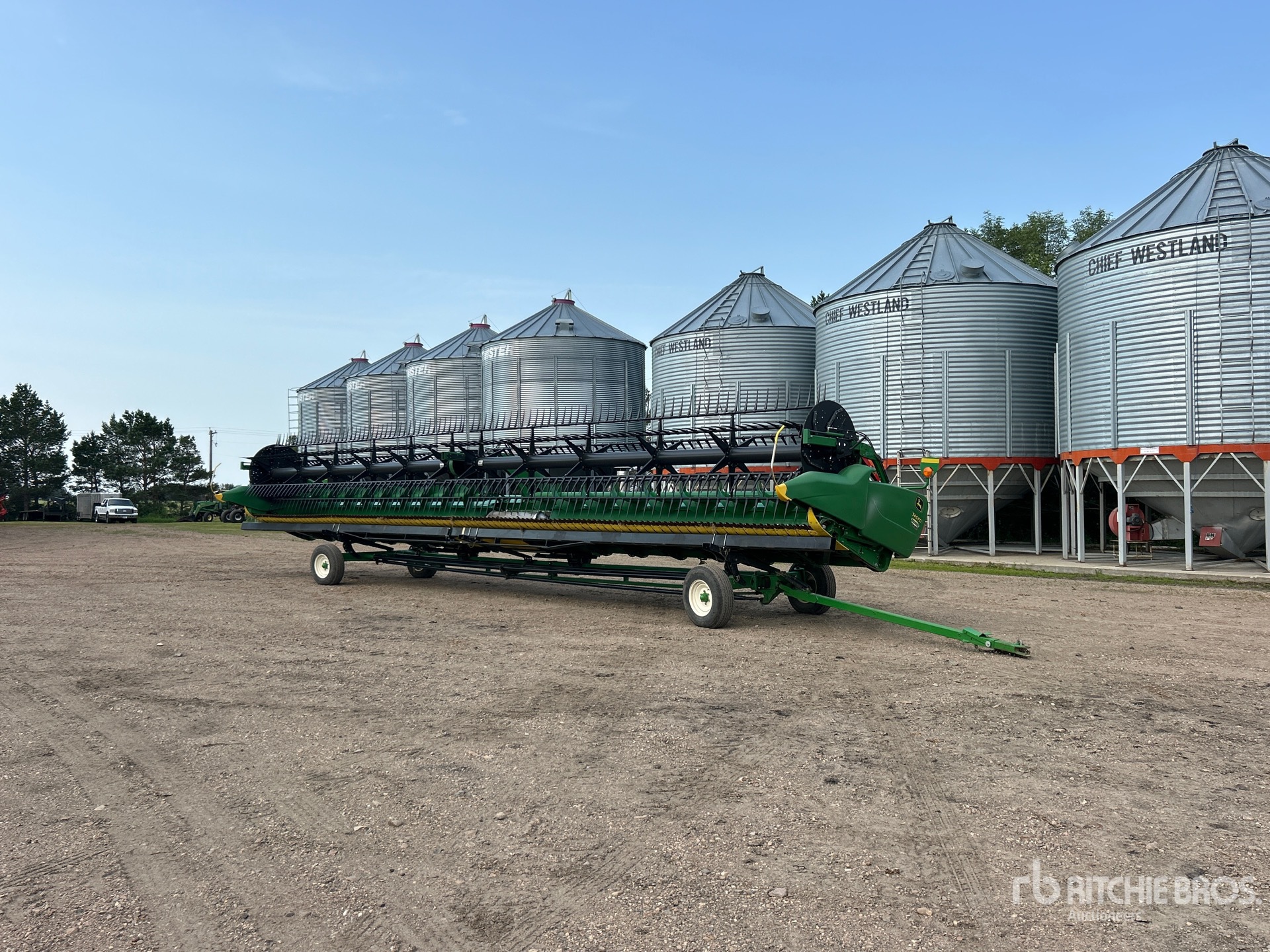 2019 John Deere 745