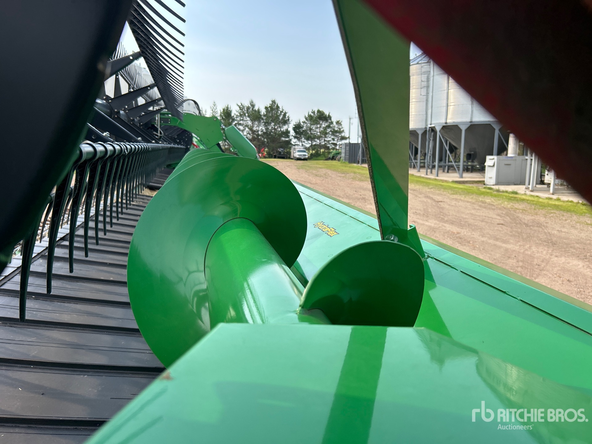 2019 John Deere 745