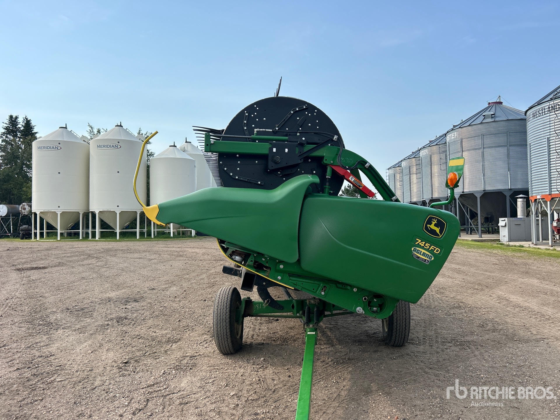 2019 John Deere 745