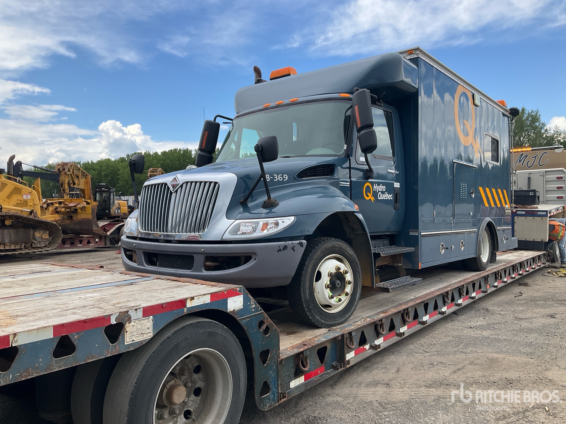 Photo of a 2008 International 4300