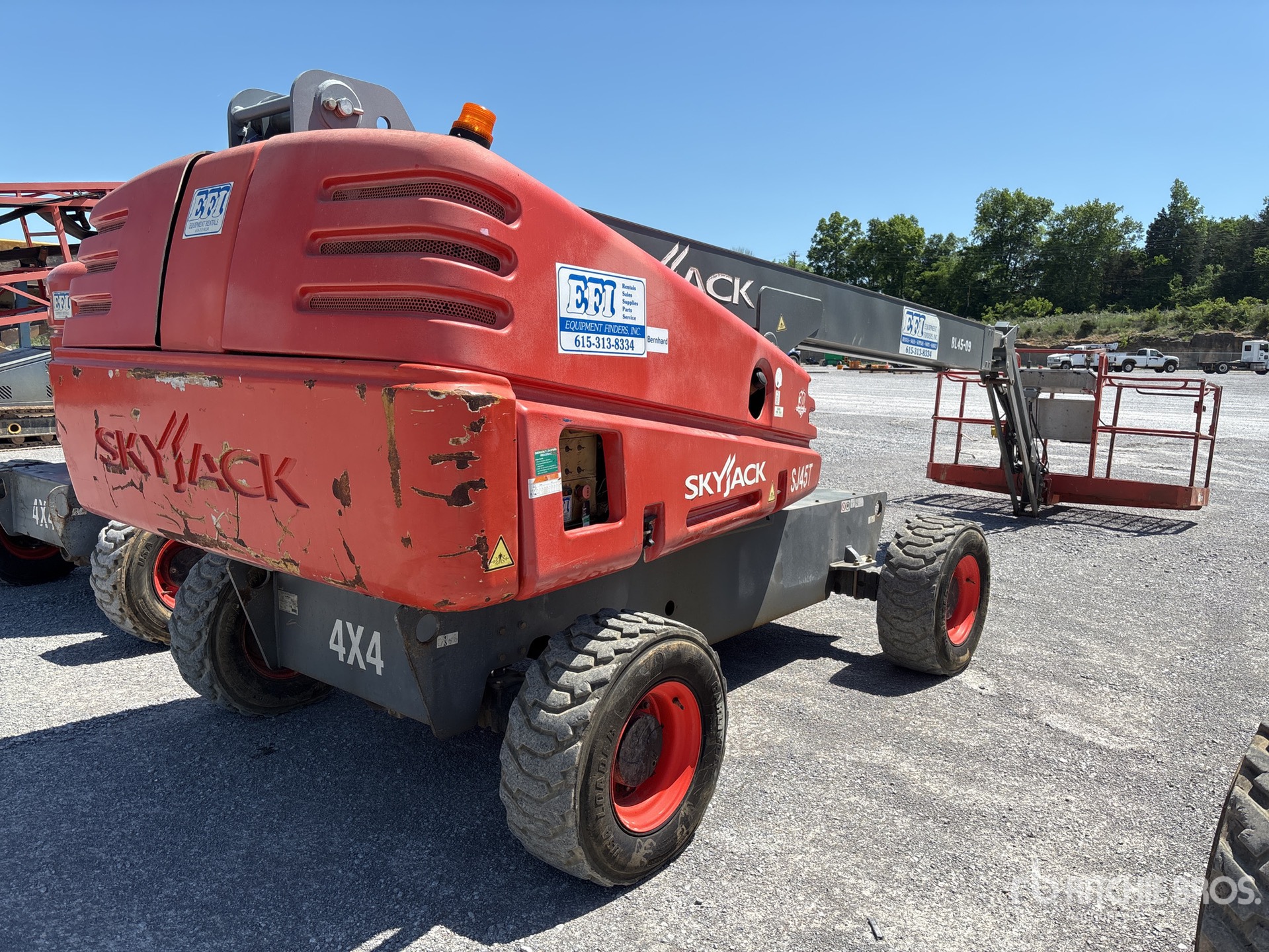 General Appearance with Picture, Right Rear Corner