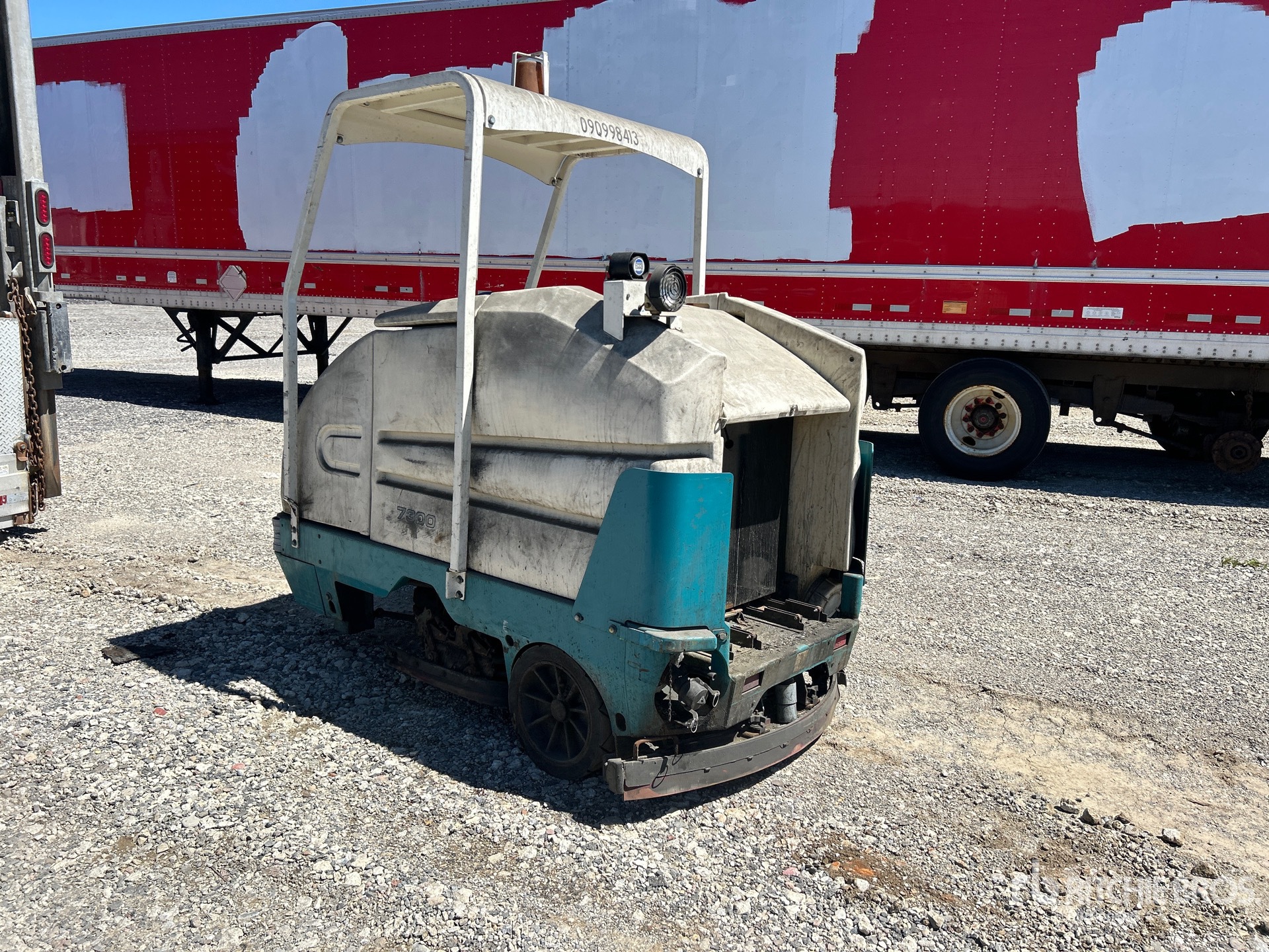 General Appearance with Picture, Left Rear Corner