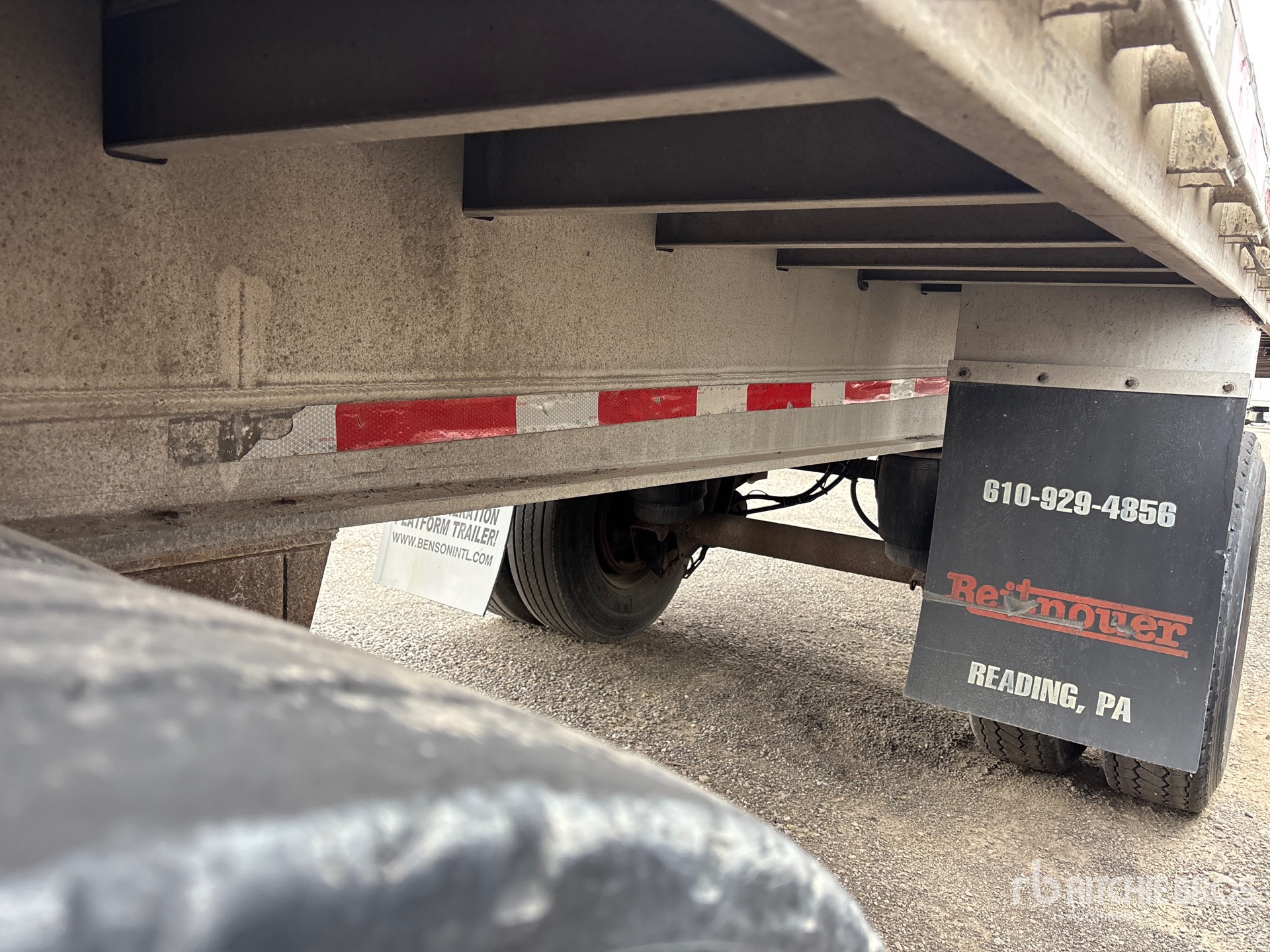2005 Benson 48 FT T/A SPREAD AXLE