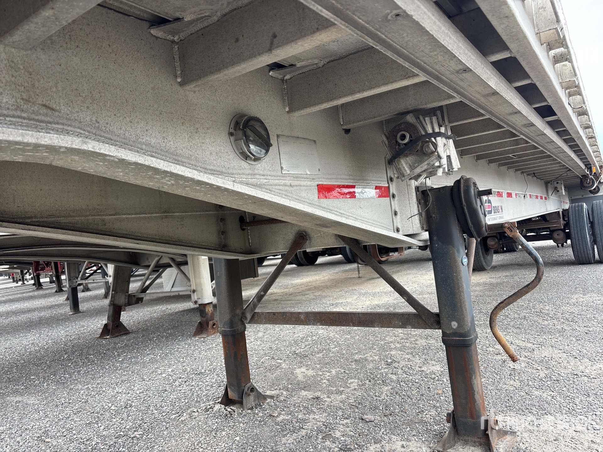 2005 Benson 48 FT T/A SPREAD AXLE
