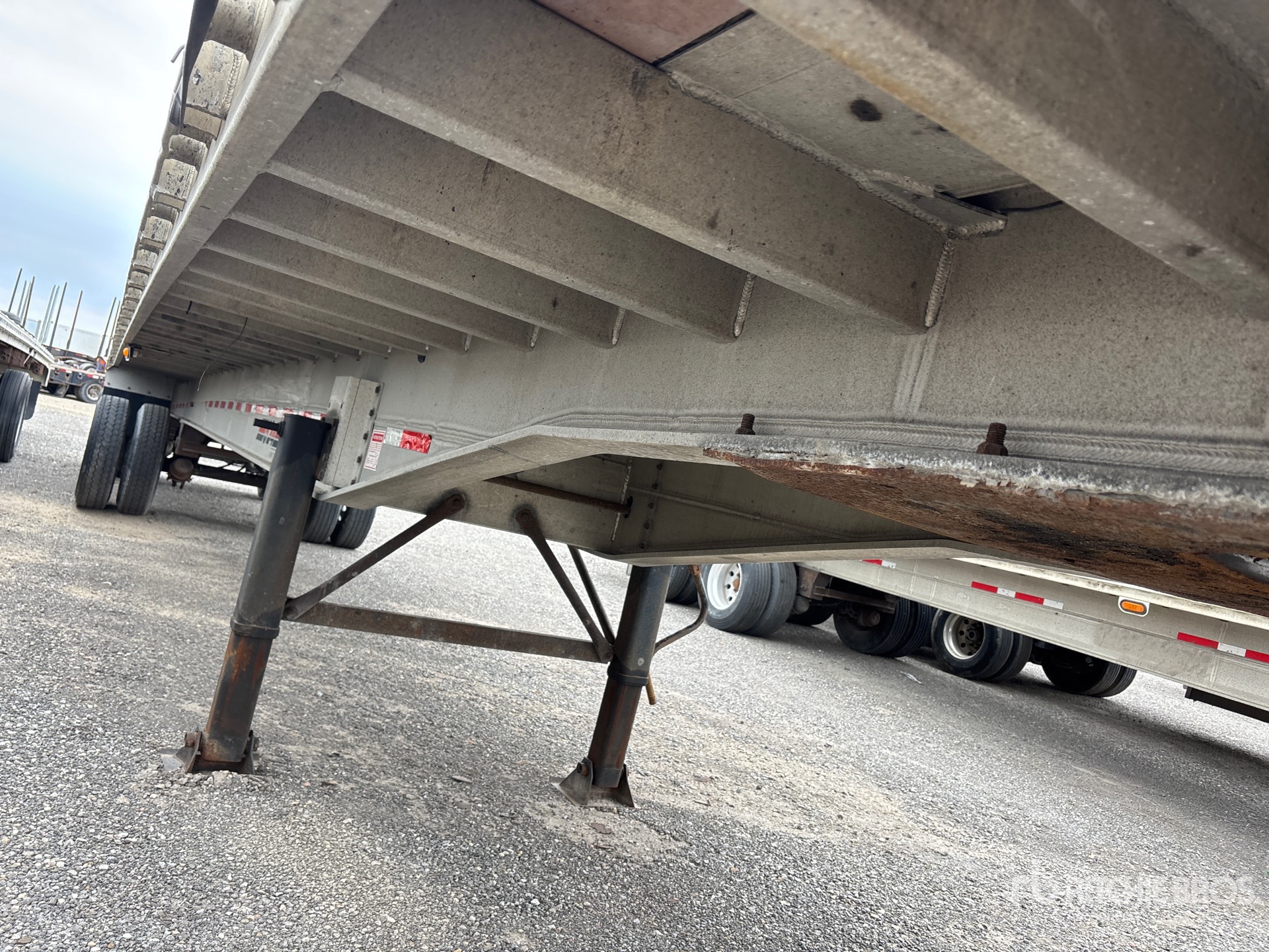 2005 Benson 48 FT T/A SPREAD AXLE