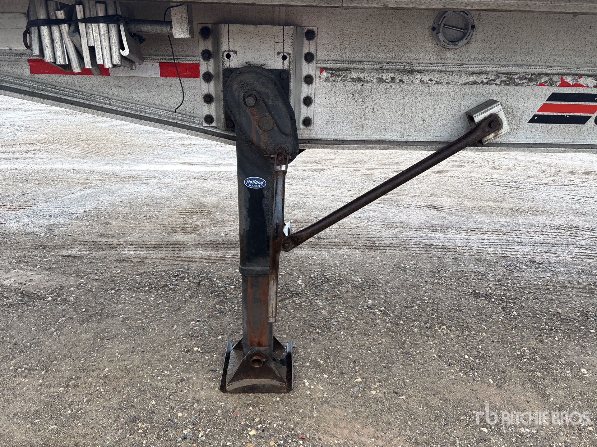 2005 Benson 48 ft T/A Spread Axle