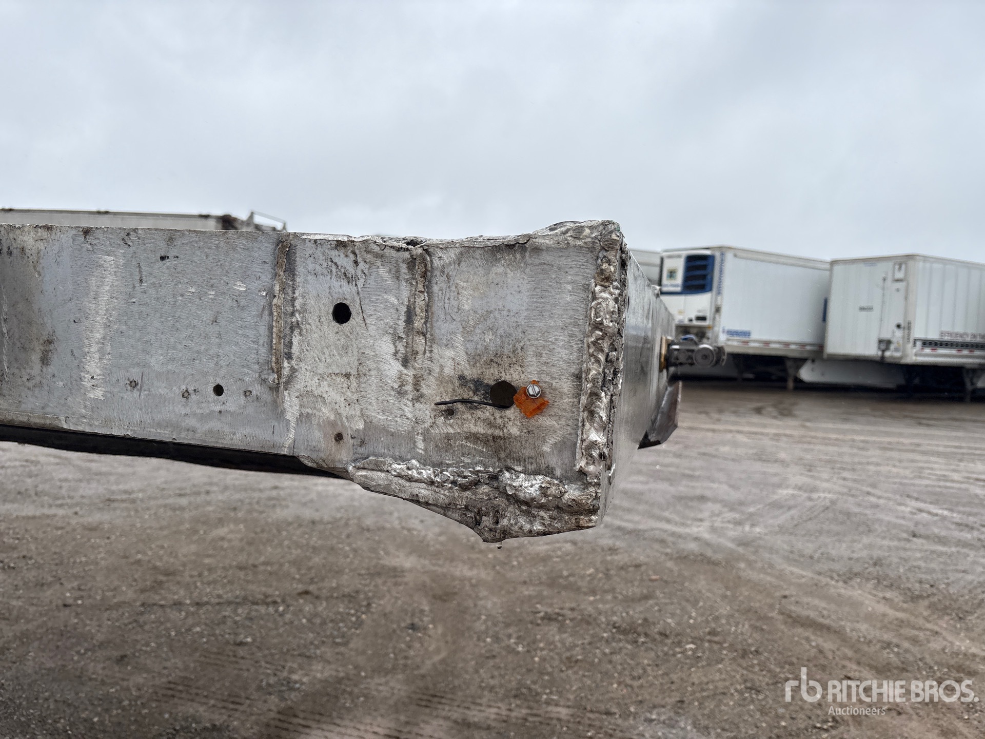 2005 Benson 48 ft T/A Spread Axle