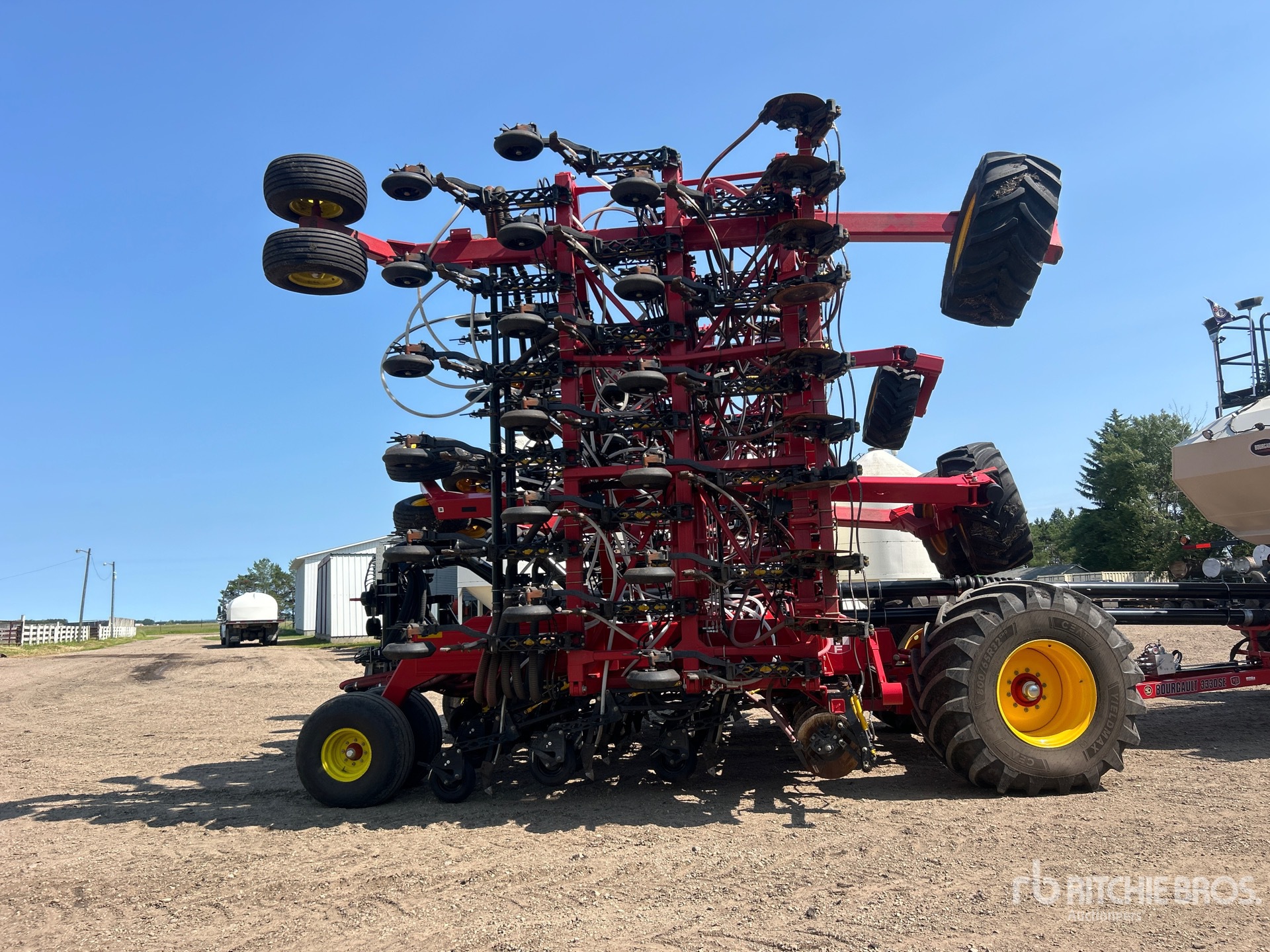 2024 Bourgault 3330