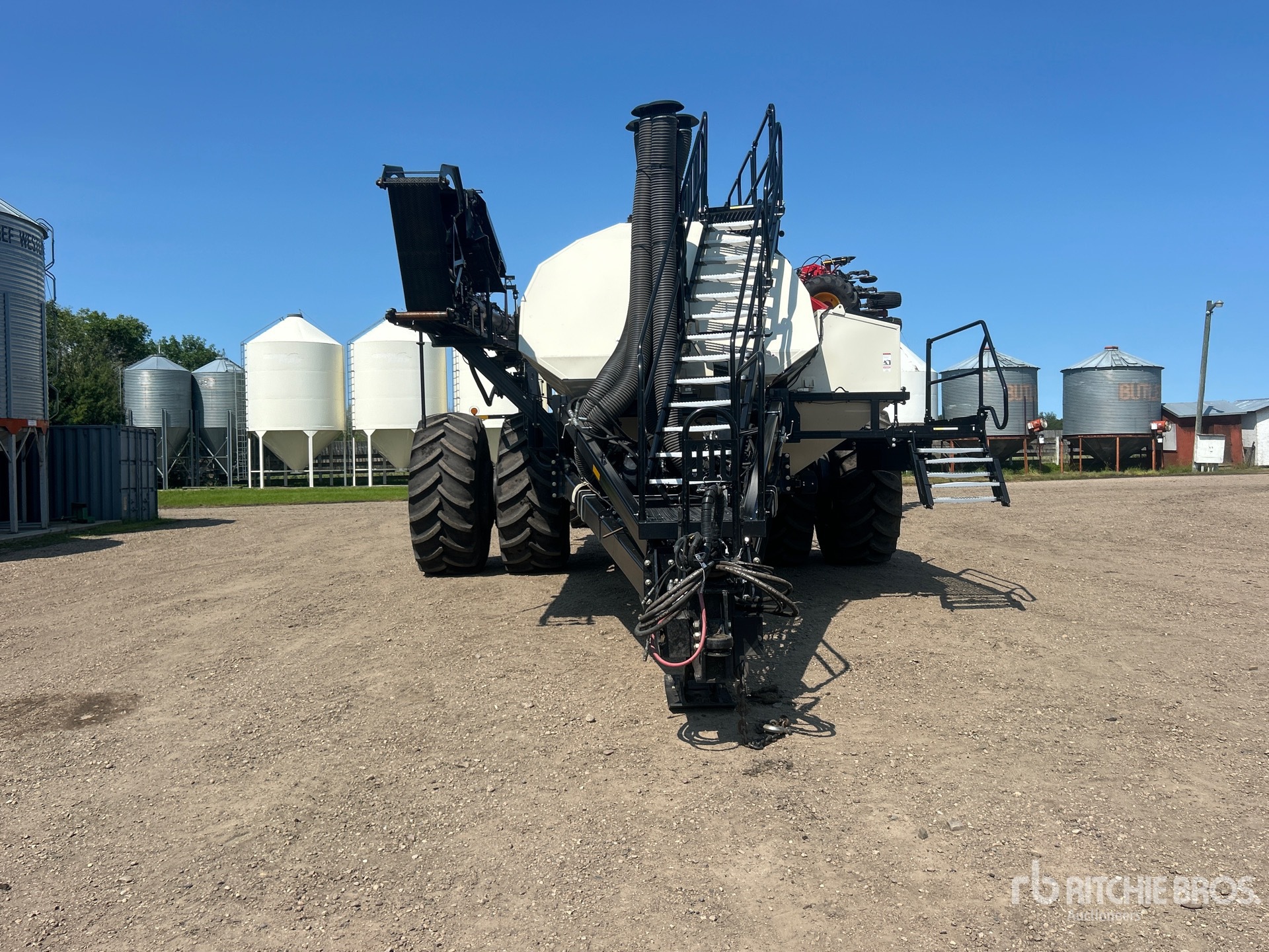2024 Bourgault 3330