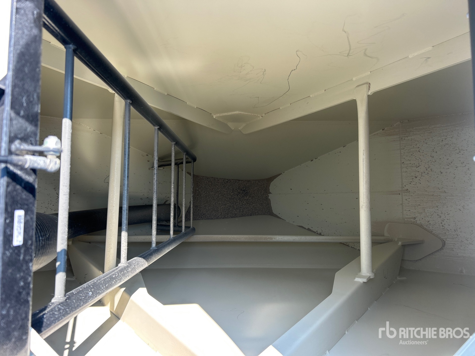 2024 Bourgault 3330