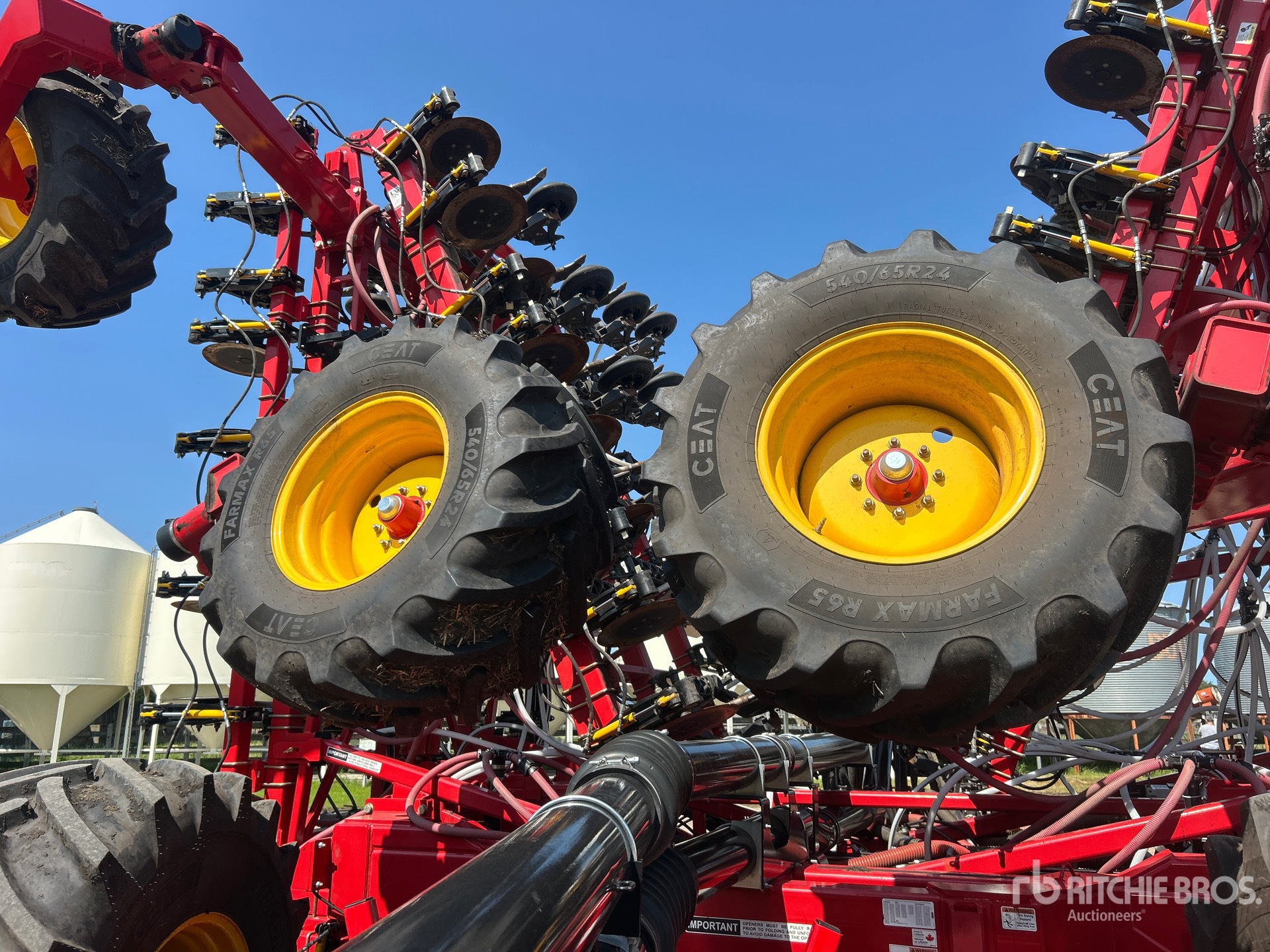2024 Bourgault 3330