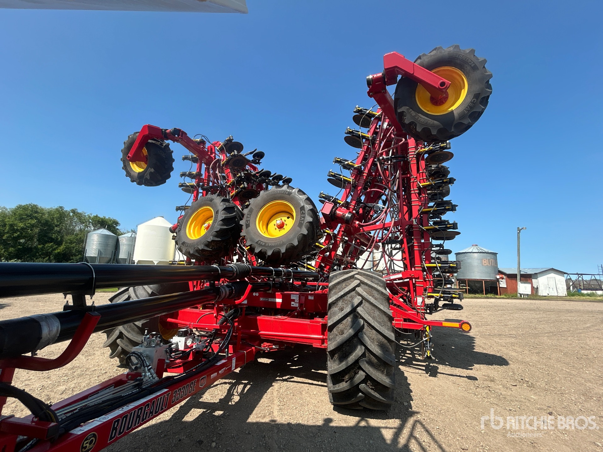 2024 Bourgault 3330