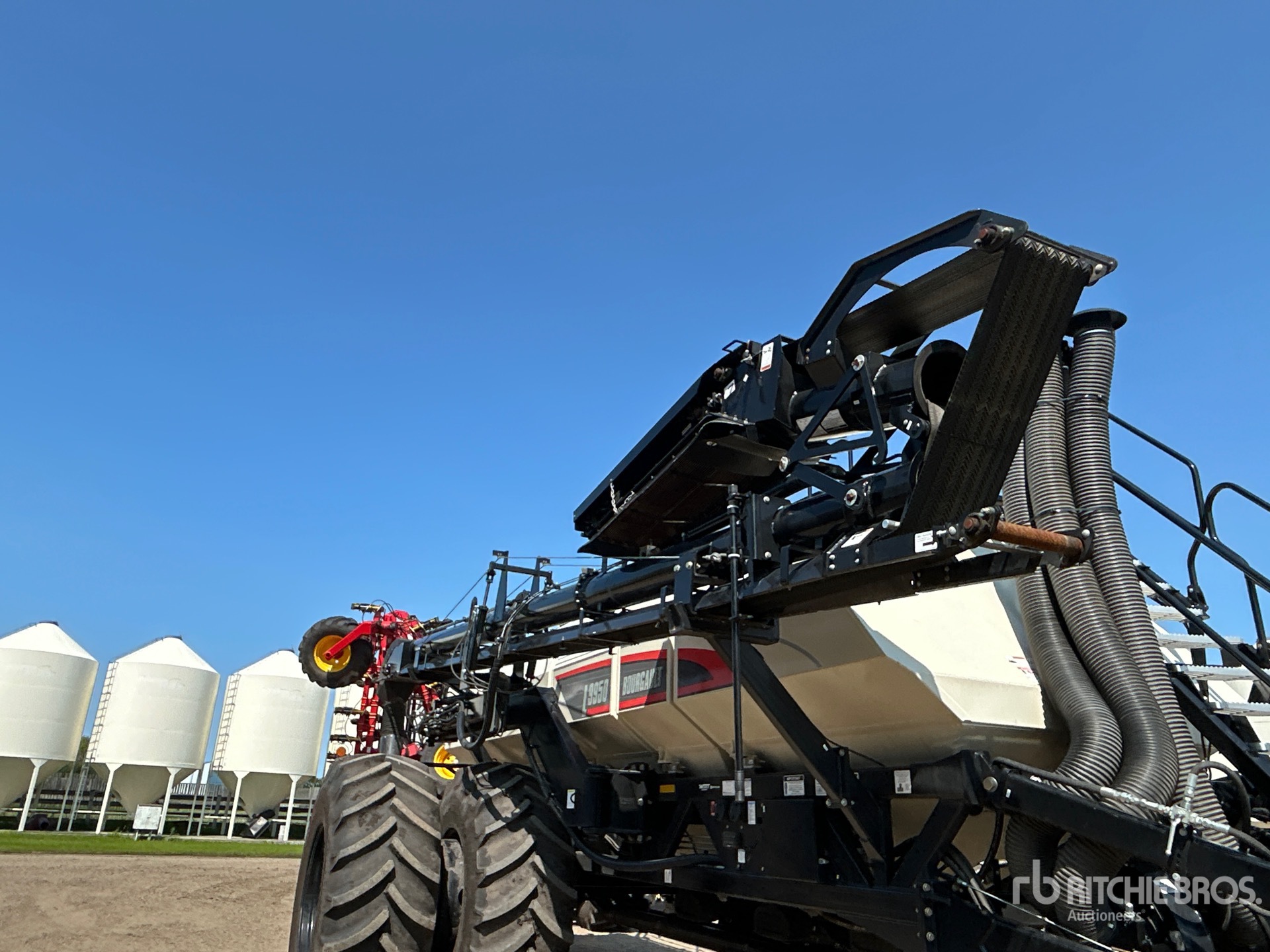 2024 Bourgault 3330