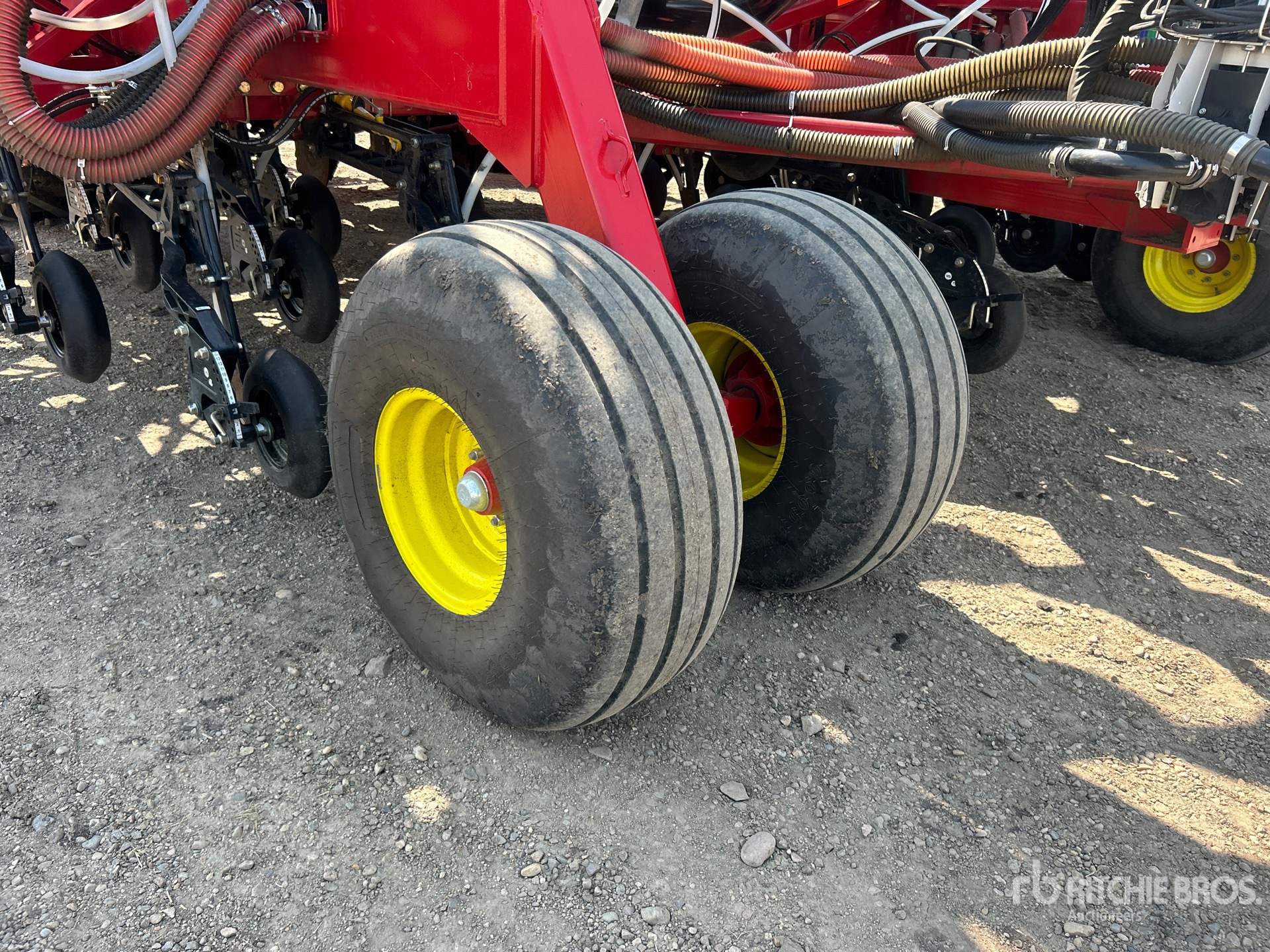 2024 Bourgault 3330