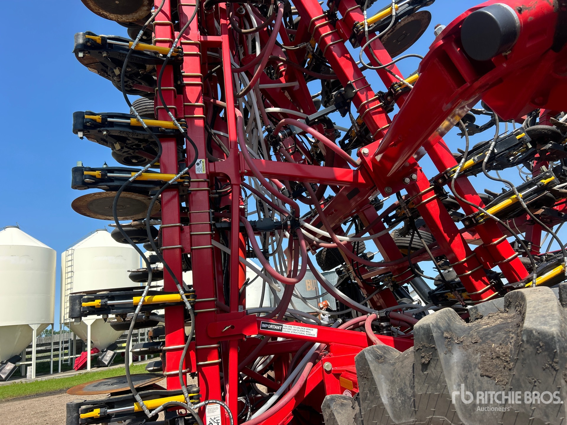 2024 Bourgault 3330