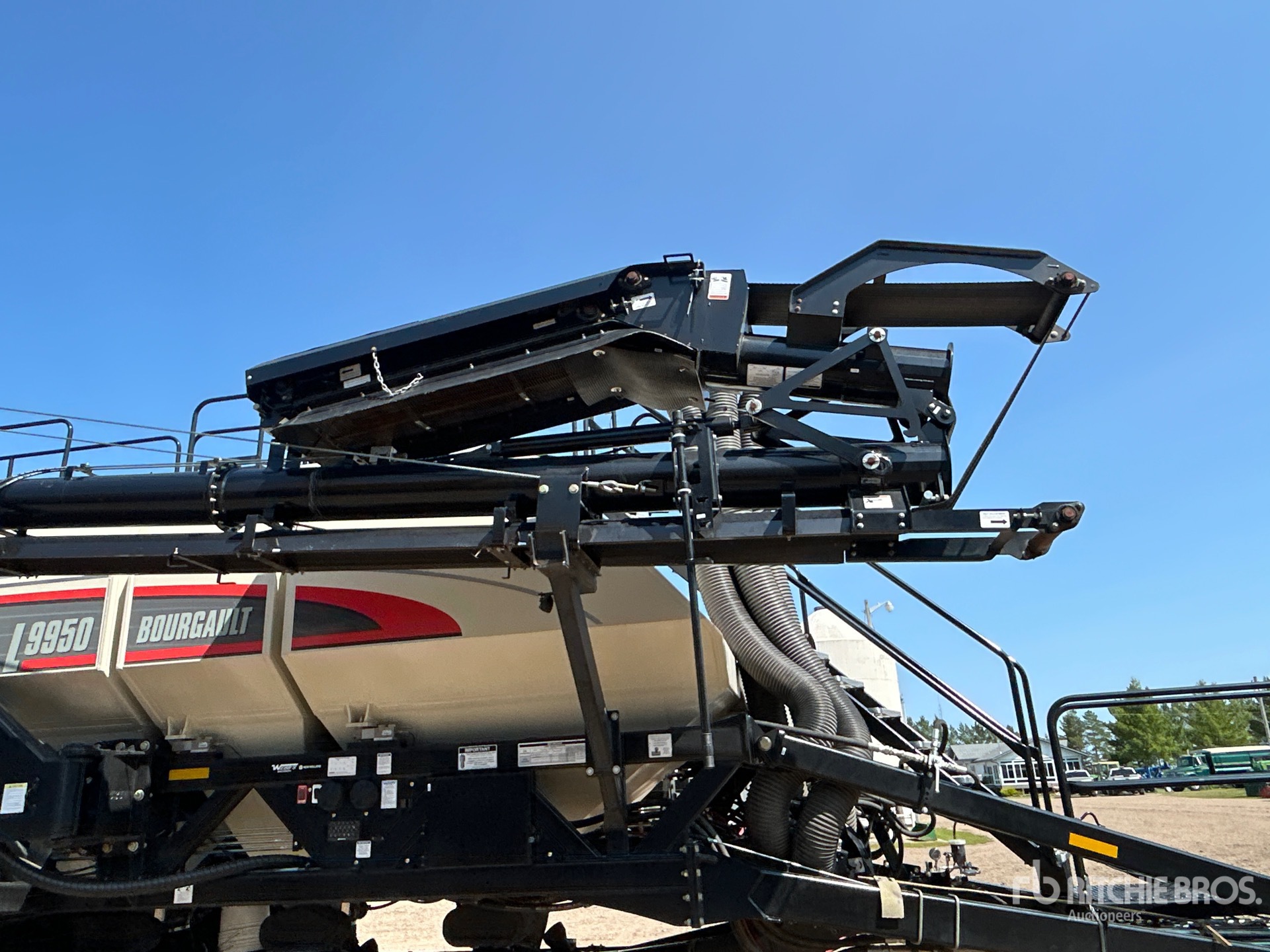 2024 Bourgault 3330