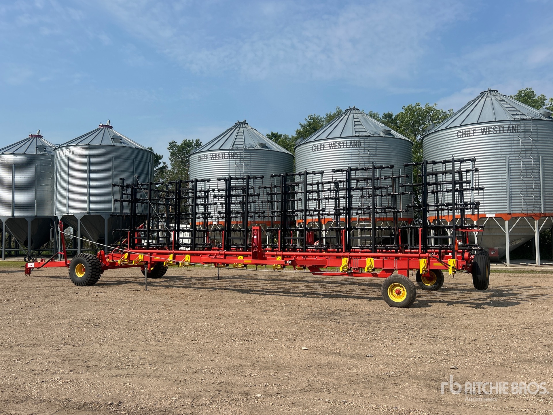 2011 Bourgault 7200