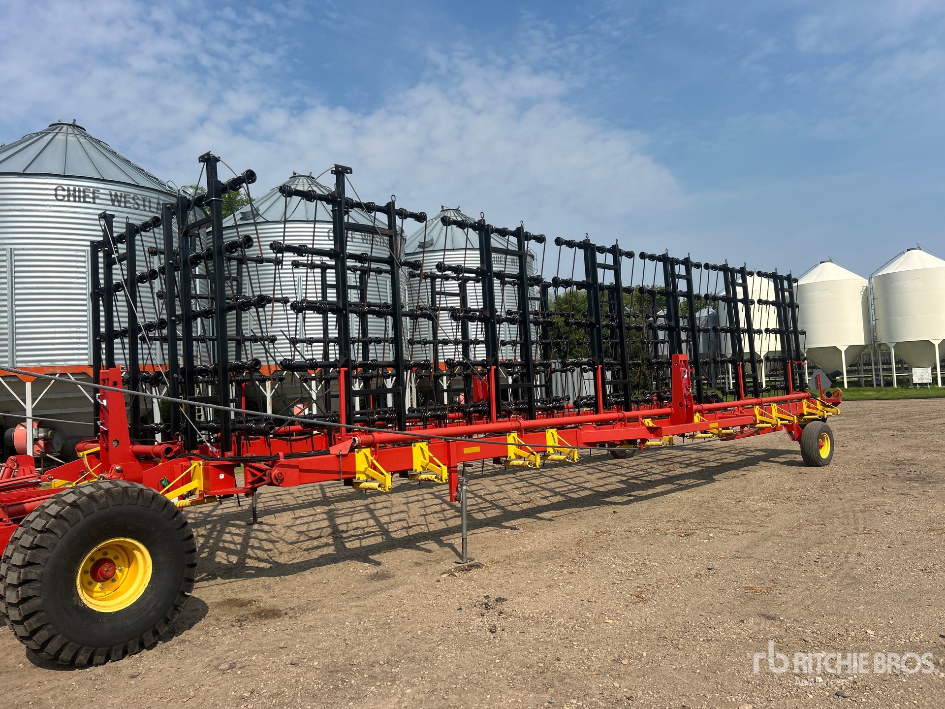 2011 Bourgault 7200