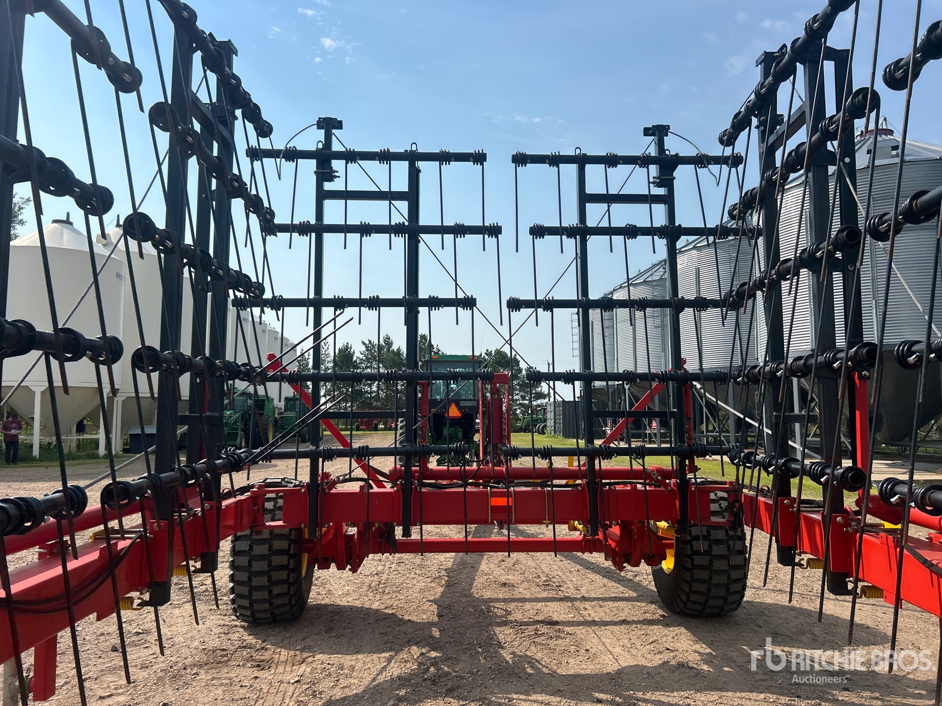2011 Bourgault 7200