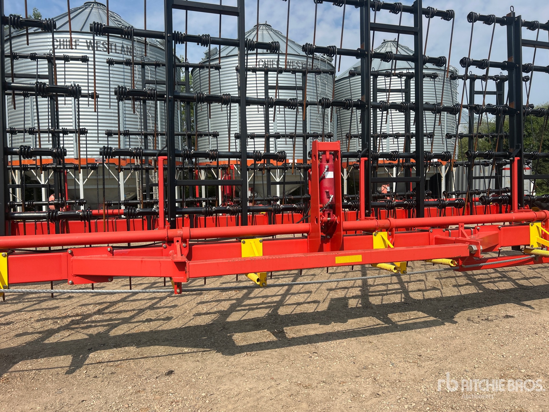 2011 Bourgault 7200