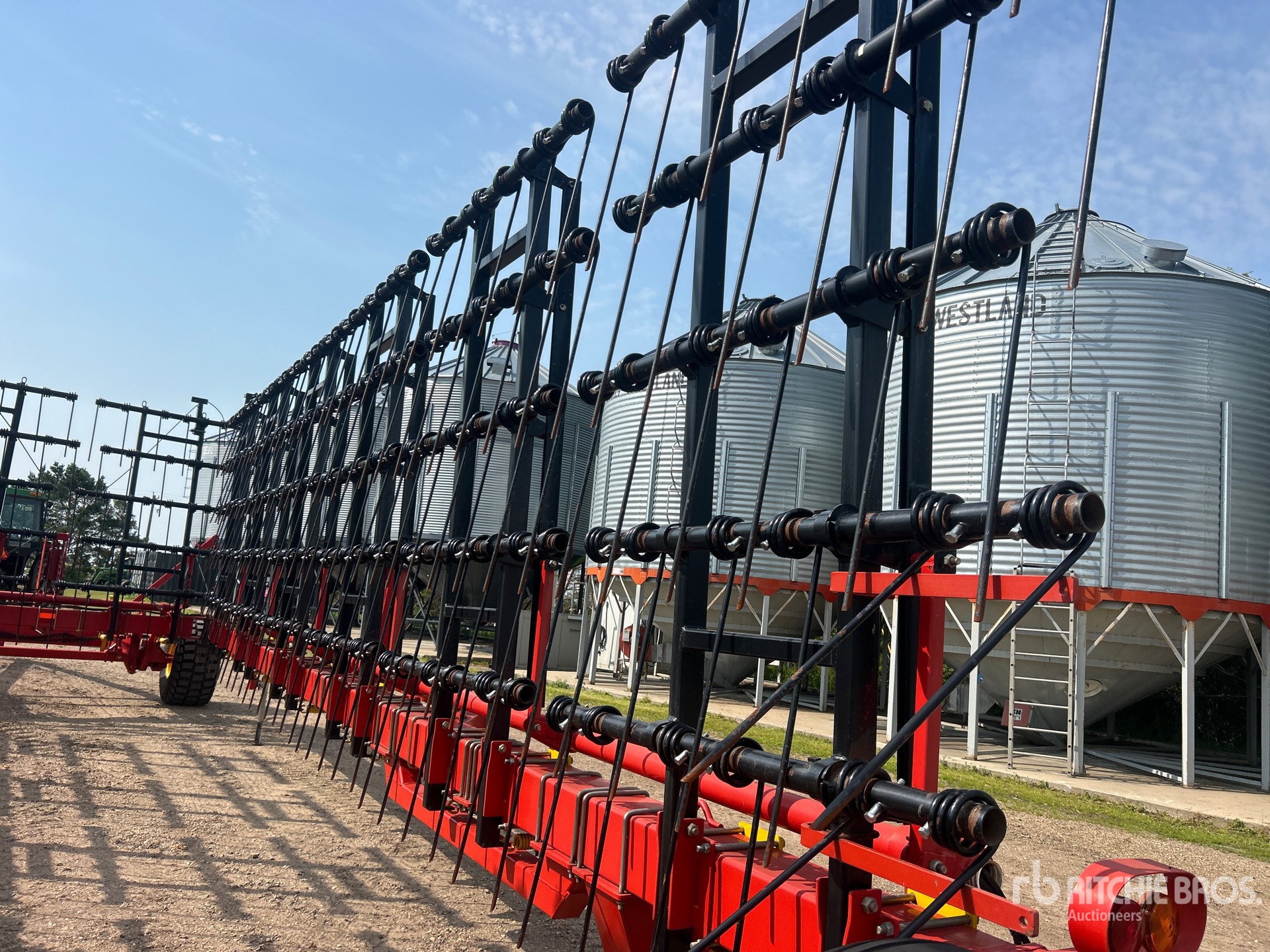 2011 Bourgault 7200