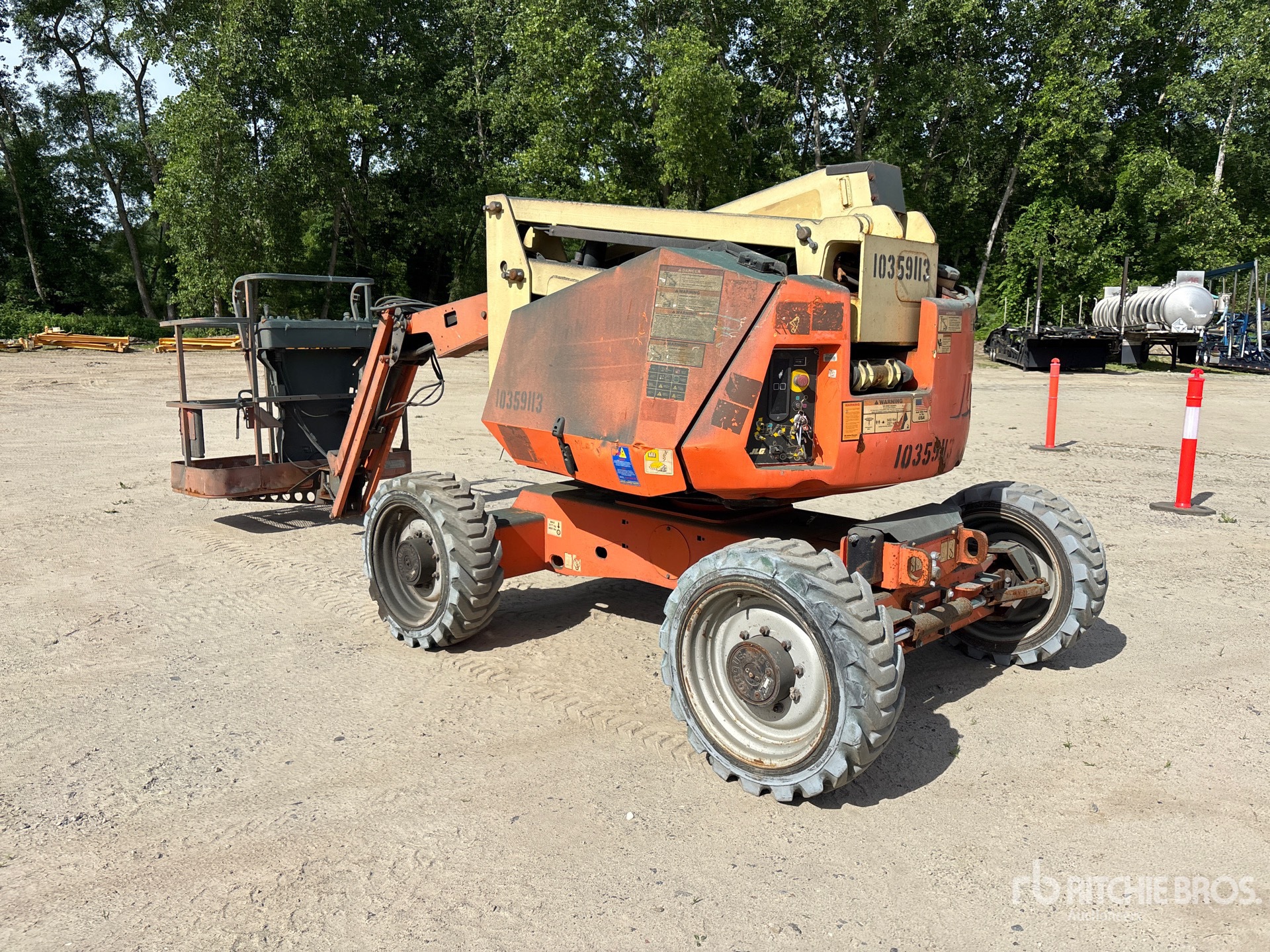 General Appearance with Picture, Left Rear Corner