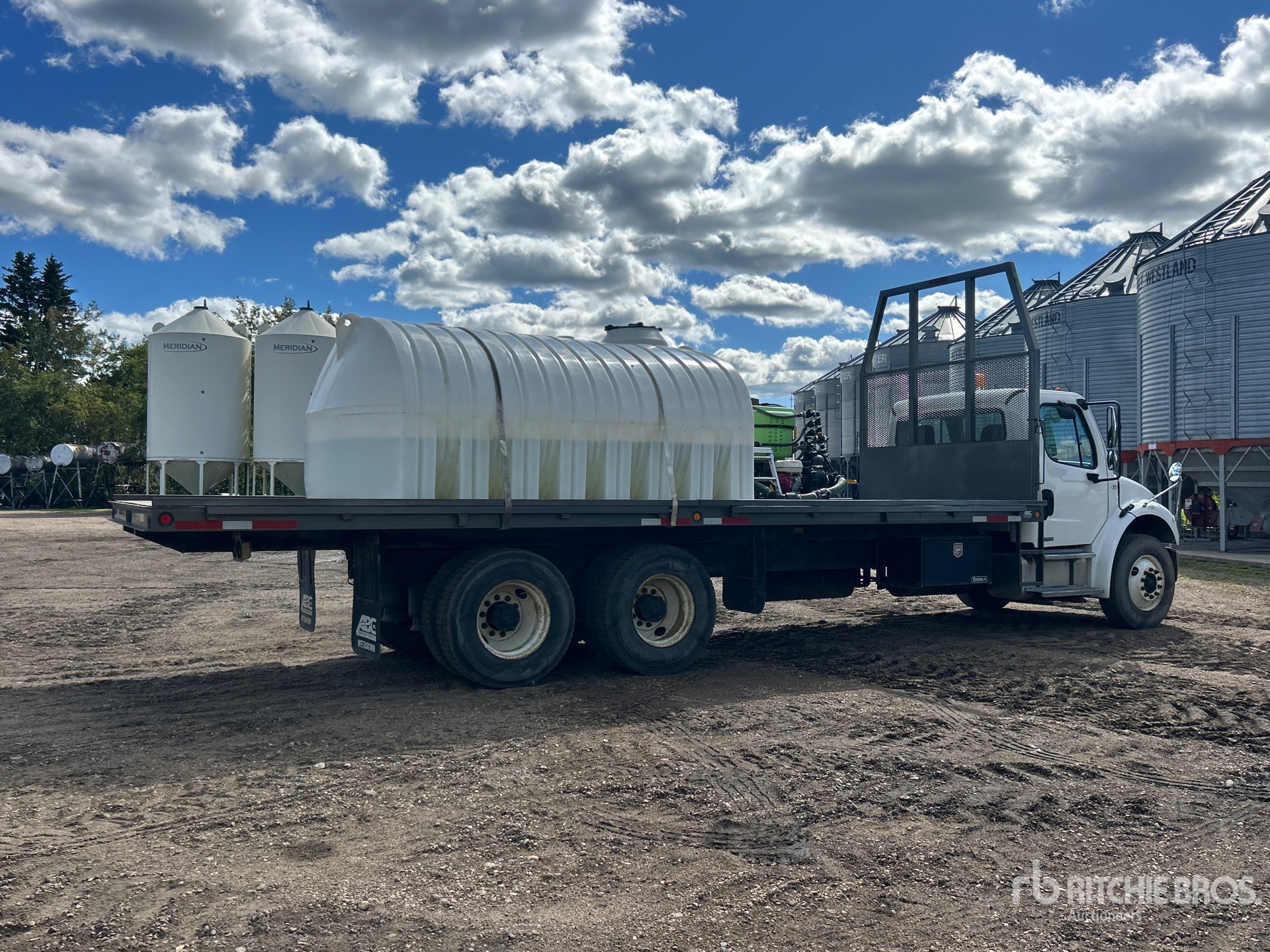 2004 Freightliner M2
