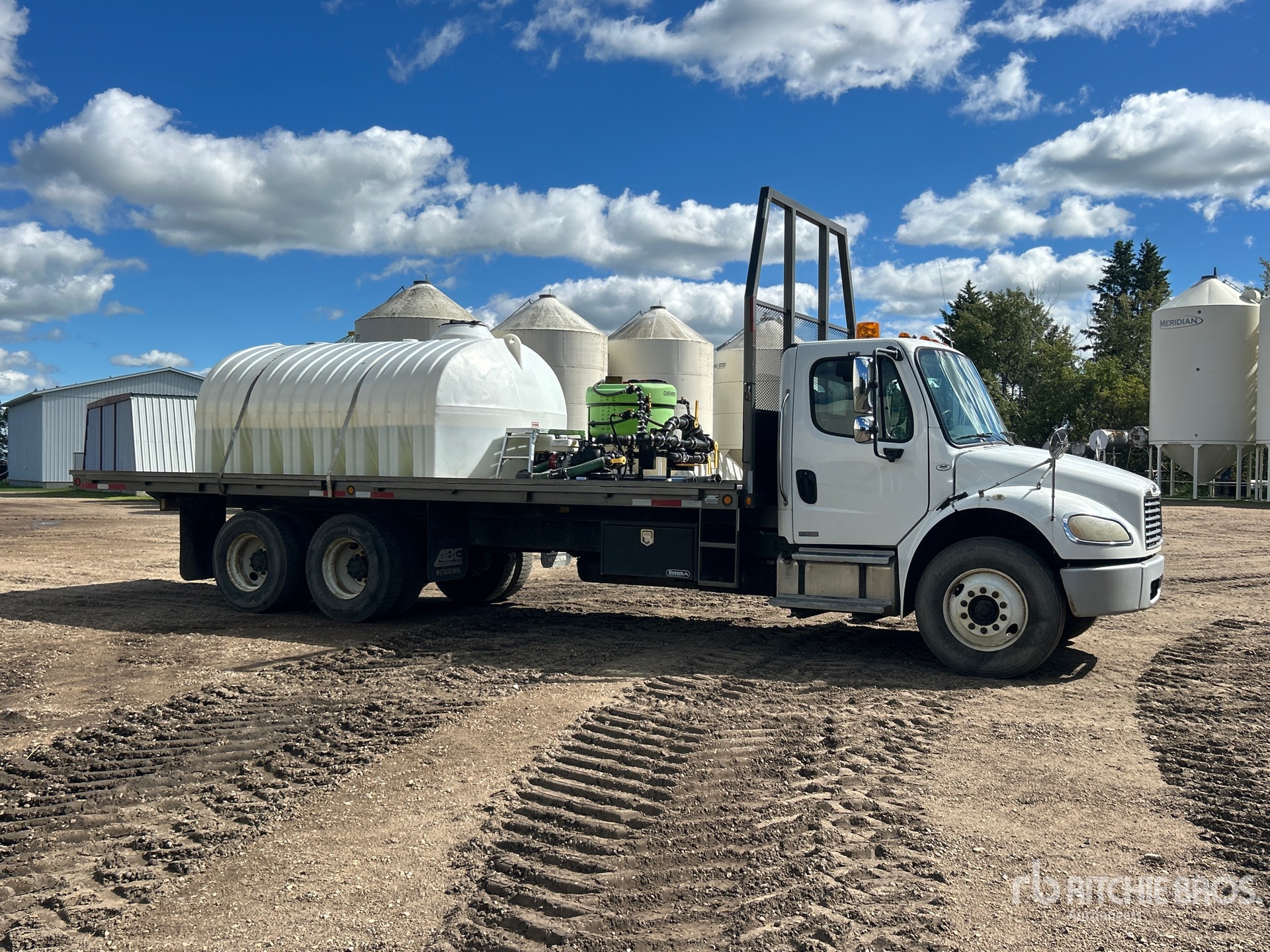 2004 Freightliner M2