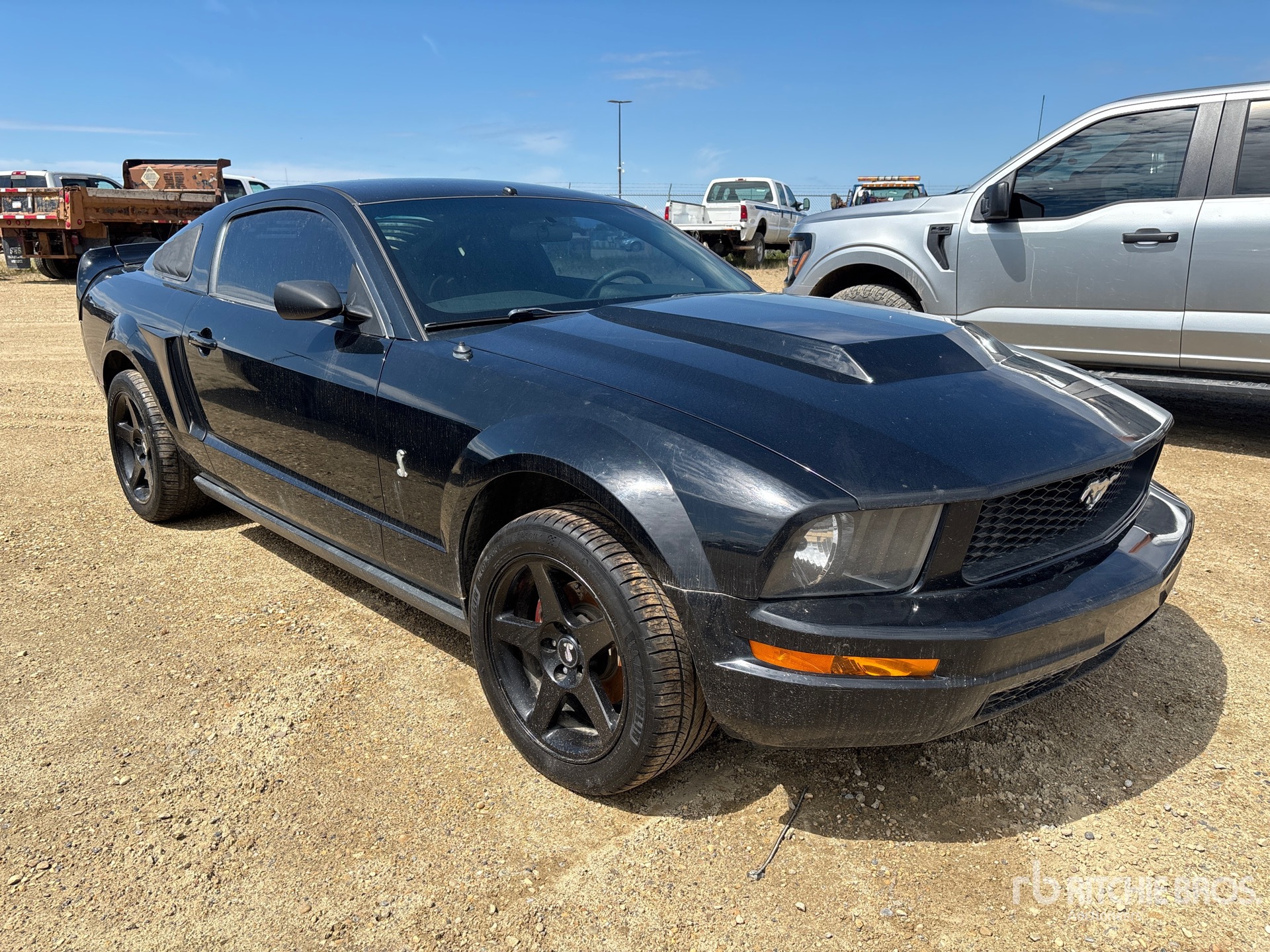 General Appearance with Picture, Right Front Corner