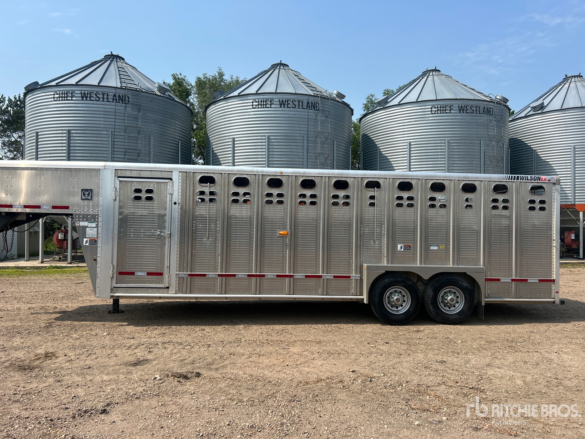 2015 Wilson 24 ft T/A