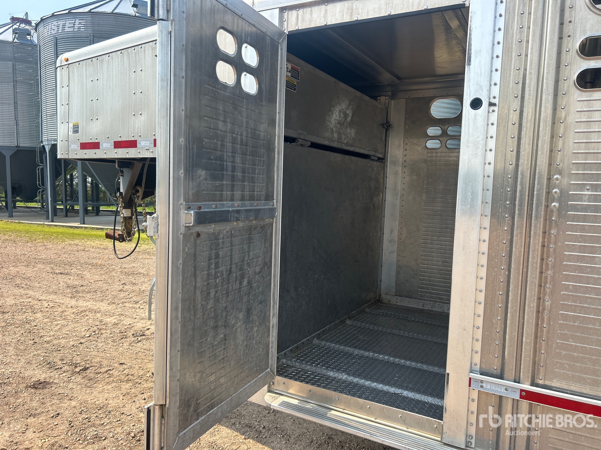 2015 Wilson 24 ft T/A