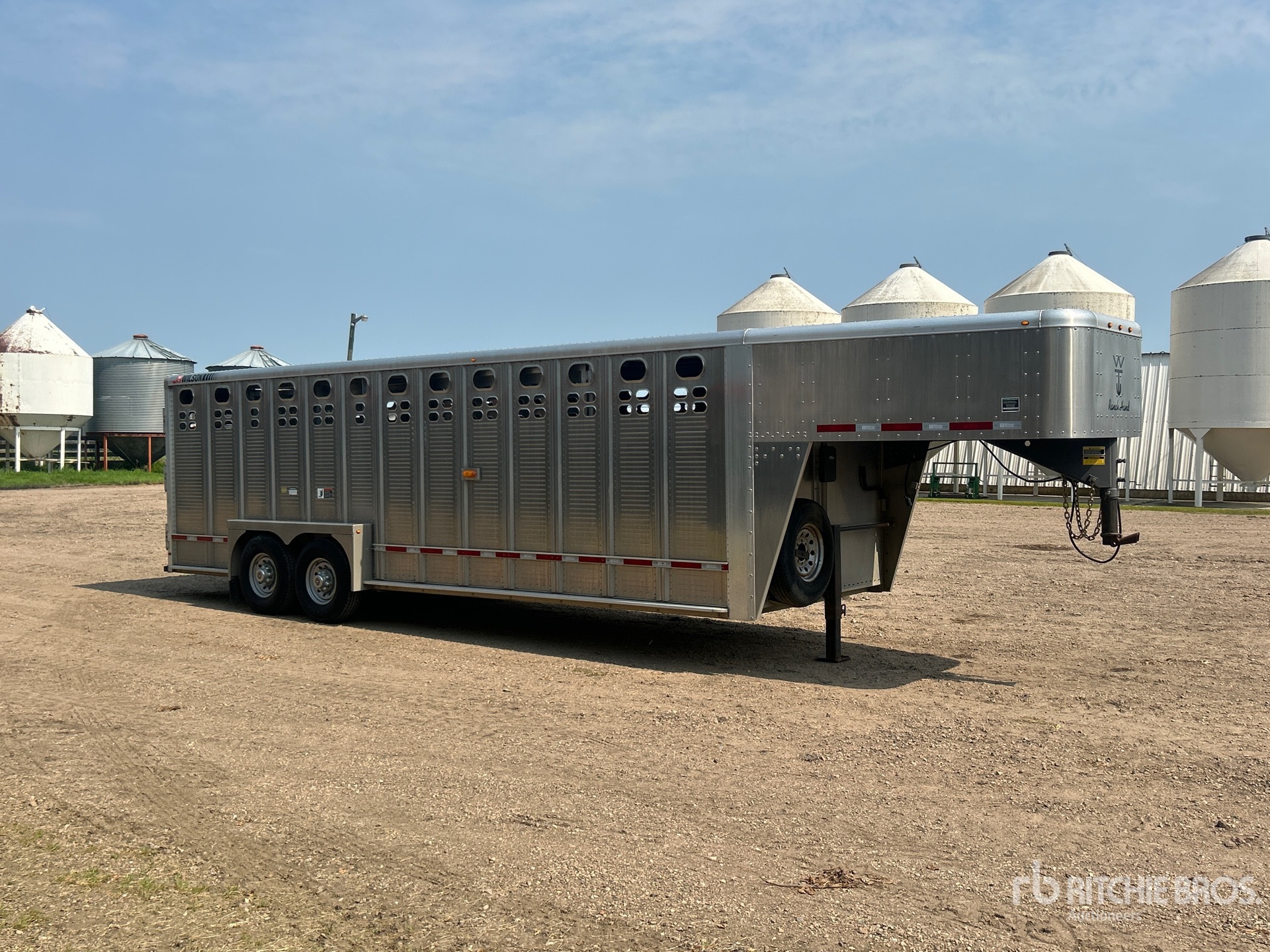 2015 Wilson 24 ft T/A