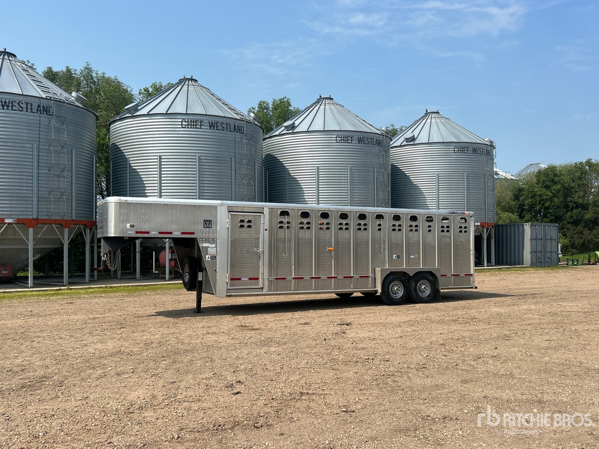 2015 Wilson 24 ft T/A