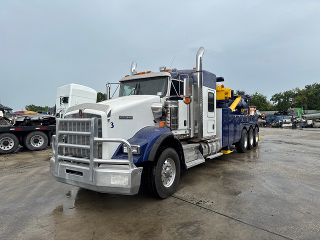 2020 Kenworth T800 6x4 Sleeper Winch Truck