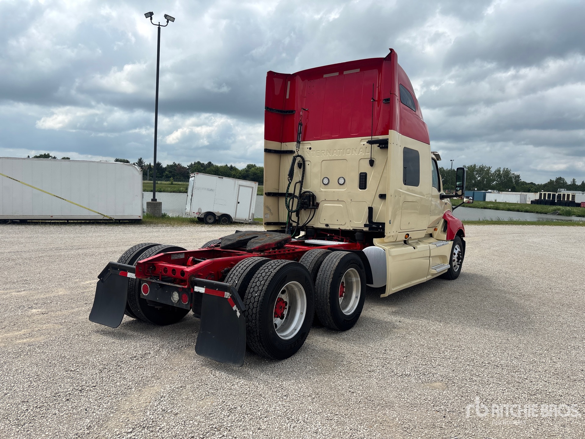2020 International LT625