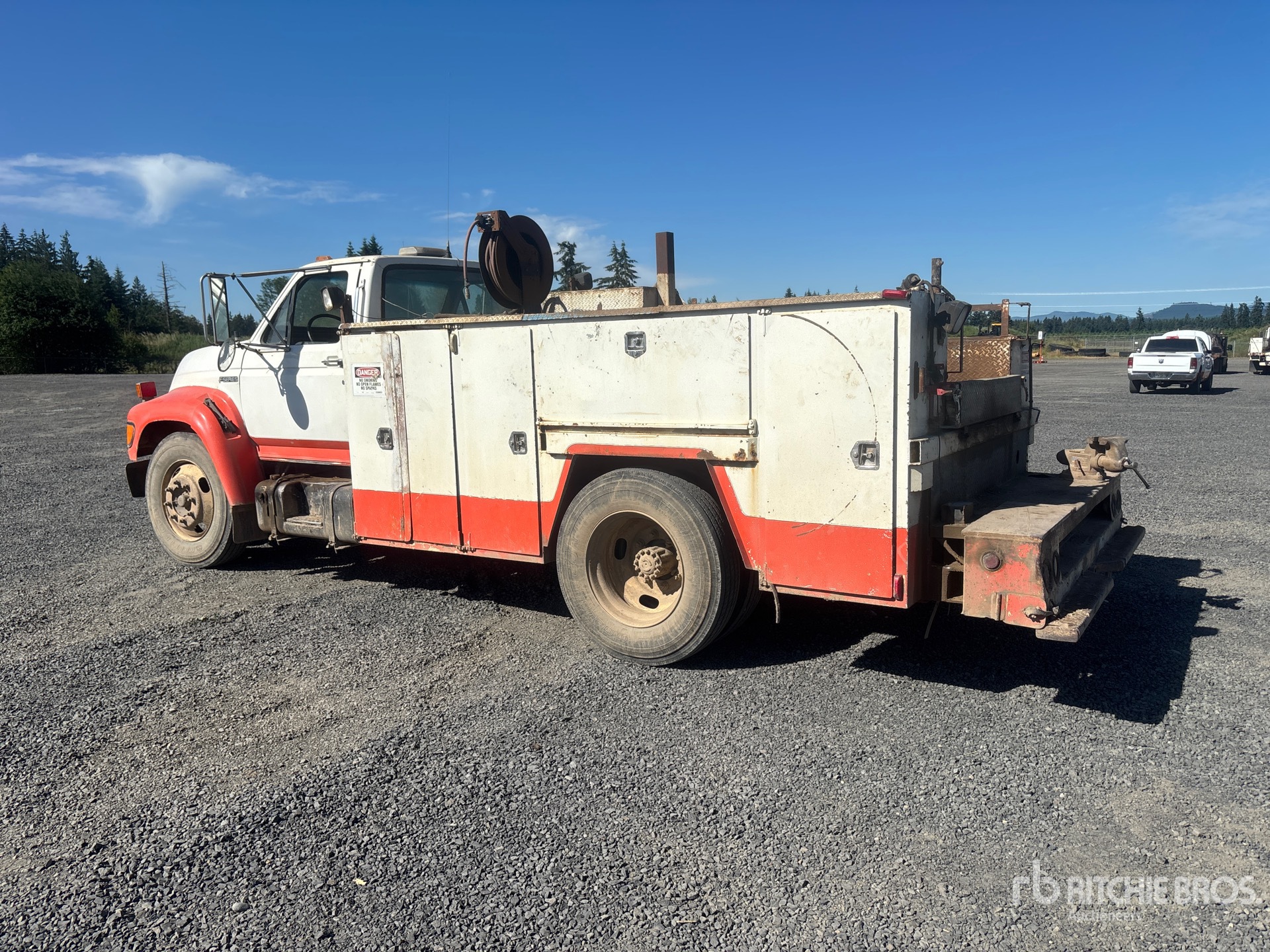 General Appearance with Picture, Left Rear Corner