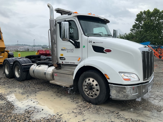 2022 Peterbilt 579 6x4 T/A Day Cab Truck Tractor